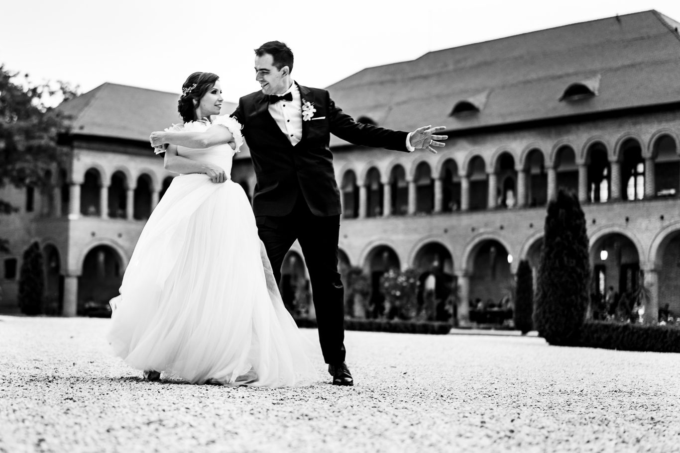 Nunta in alb-negru la Palatul Mogosoaia - fotograf nunta Ciprian Dumitrescu - fotograf nunta Palatul Mogosoia - fotograf nunta Bucuresti