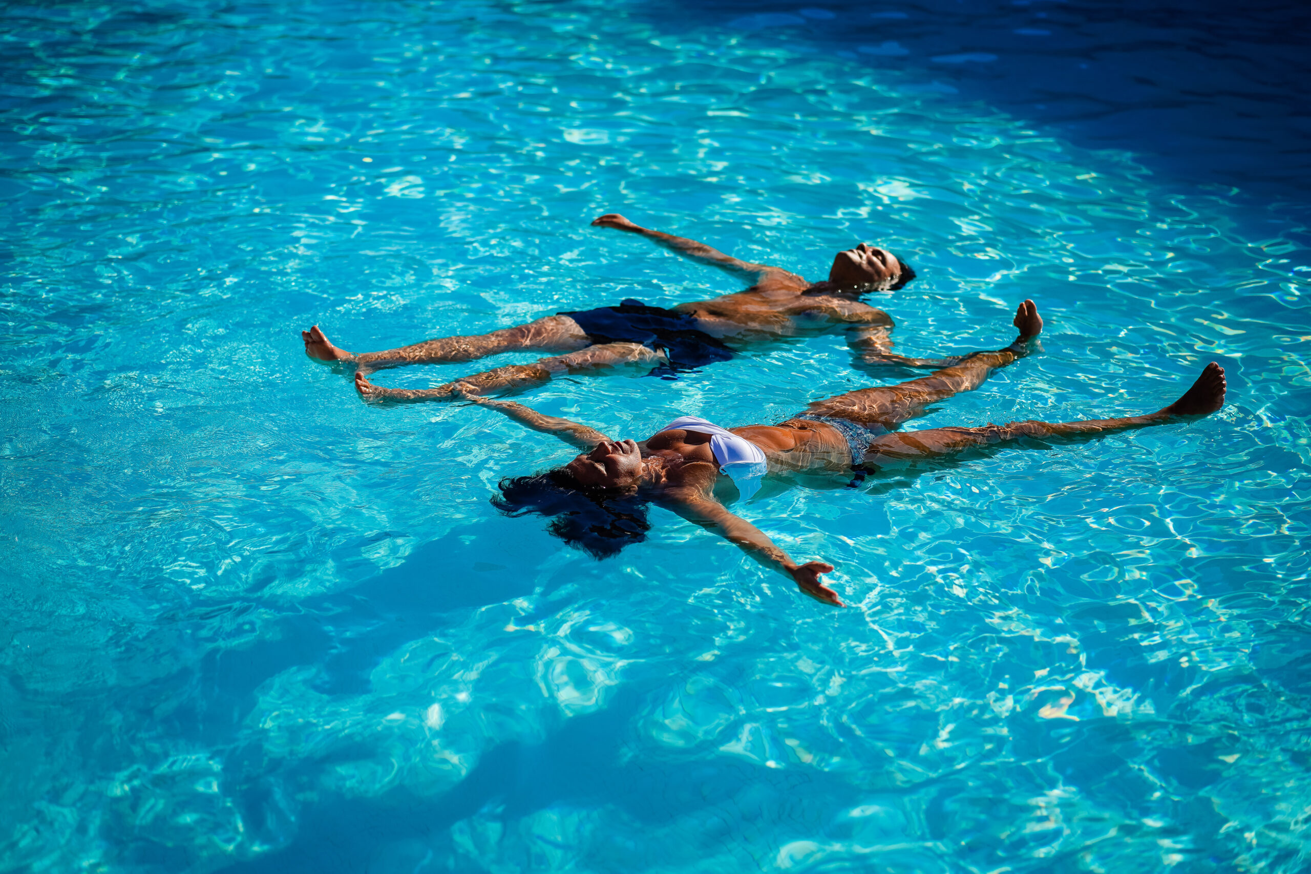 Sedinta foto de logodna la piscina Bucuresti